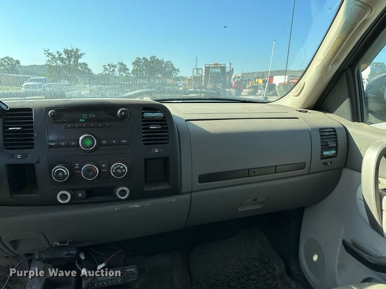 image for item OG9176 2010 Chevrolet Silverado 1500  Ext. Cab pickup truck