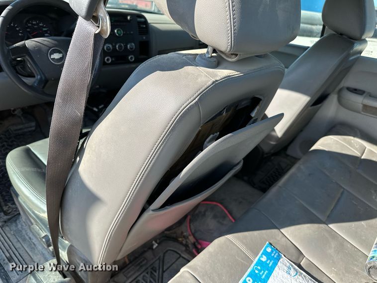 image for item OG9176 2010 Chevrolet Silverado 1500  Ext. Cab pickup truck