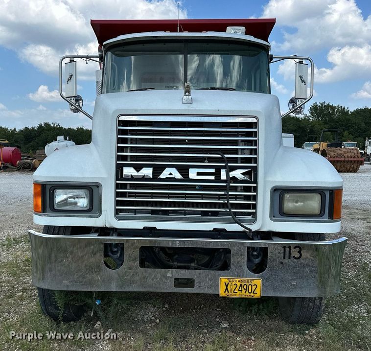 image for item OG9181 2006 Mack  dump truck