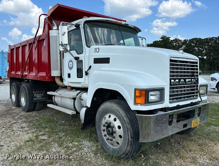 image for item OG9181 2006 Mack  dump truck