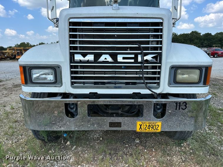 image for item OG9181 2006 Mack  dump truck