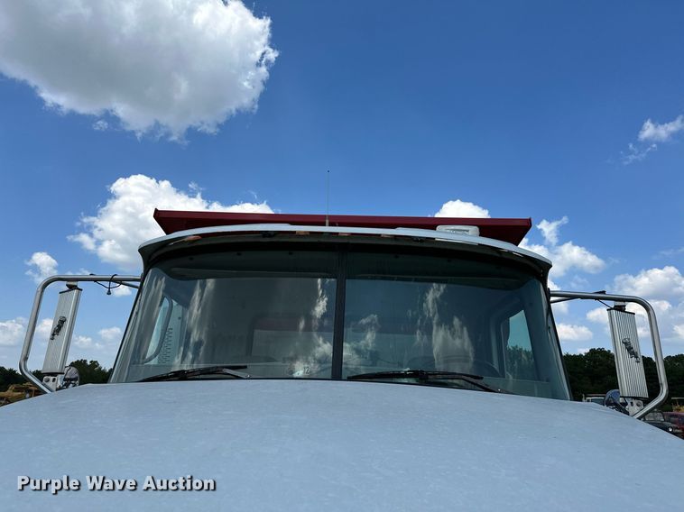 image for item OG9181 2006 Mack  dump truck