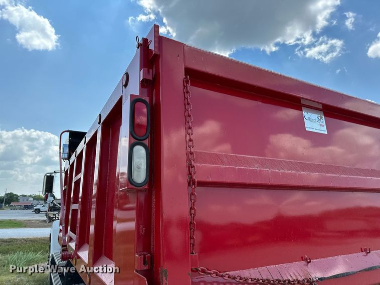 image for item OG9181 2006 Mack  dump truck