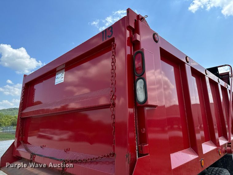 image for item OG9181 2006 Mack  dump truck