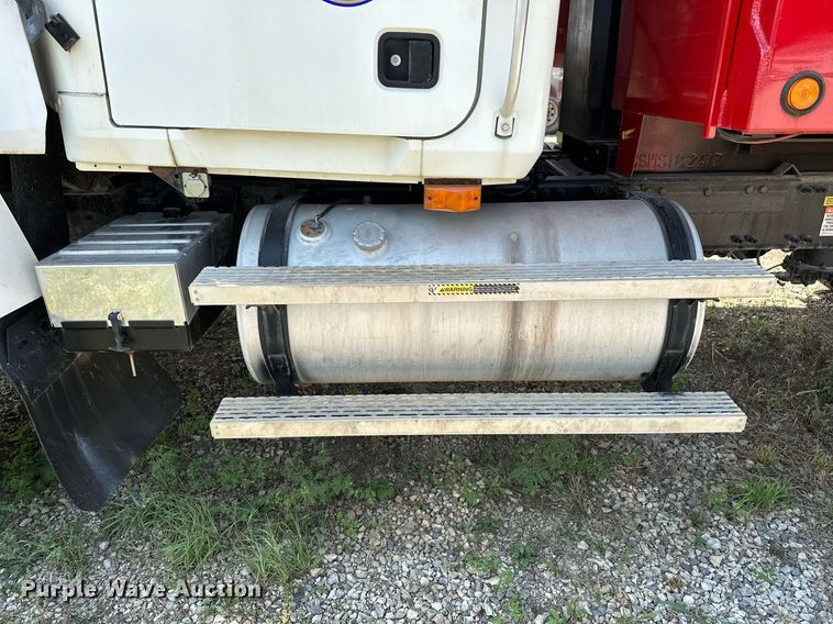 image for item OG9181 2006 Mack  dump truck