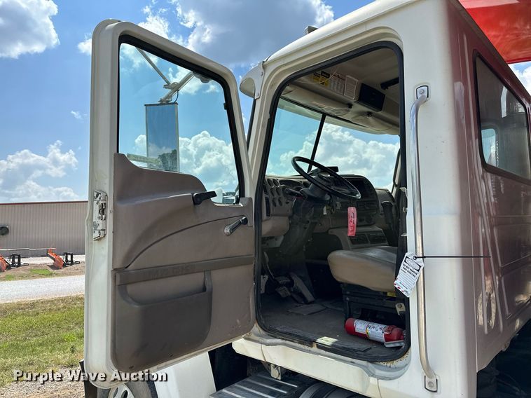 image for item OG9181 2006 Mack  dump truck