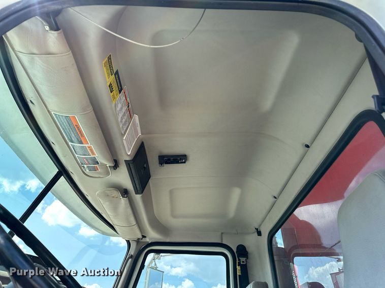 image for item OG9181 2006 Mack  dump truck