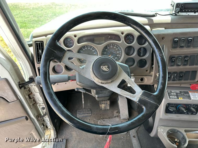 image for item OG9181 2006 Mack  dump truck