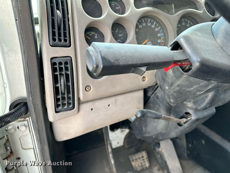 image for item OG9181 2006 Mack  dump truck