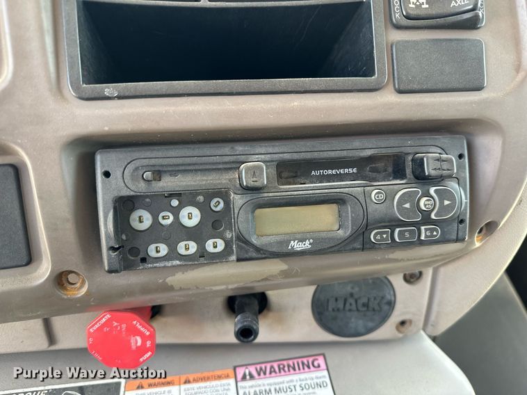 image for item OG9181 2006 Mack  dump truck