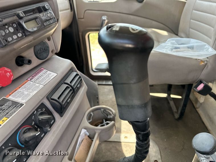 image for item OG9181 2006 Mack  dump truck