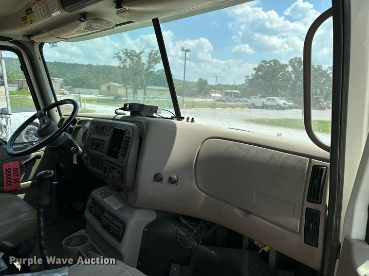 image for item OG9181 2006 Mack  dump truck