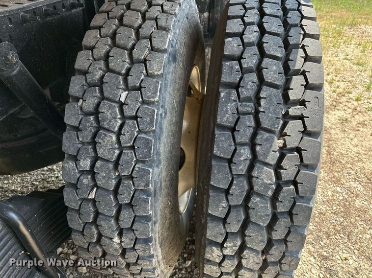 image for item OG9181 2006 Mack  dump truck