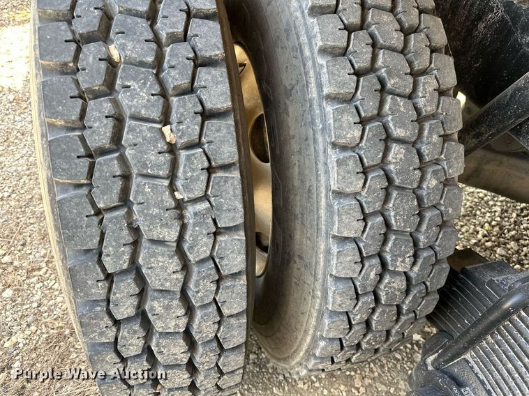 image for item OG9181 2006 Mack  dump truck