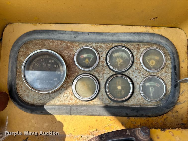 image for item OG9184 1974 Caterpillar 613  grid roller