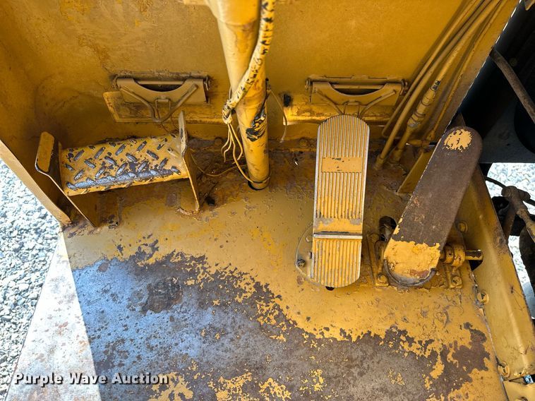 image for item OG9184 1974 Caterpillar 613  grid roller