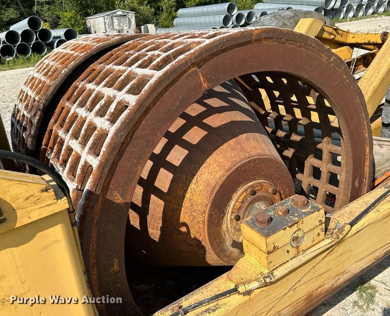 image for item OG9184 1974 Caterpillar 613  grid roller