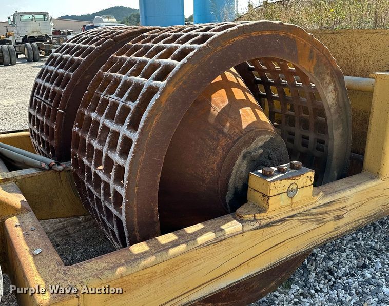 image for item OG9184 1974 Caterpillar 613  grid roller