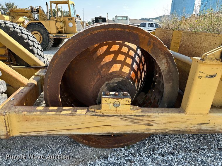 image for item OG9184 1974 Caterpillar 613  grid roller