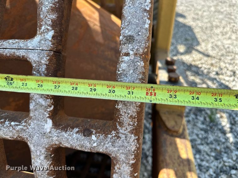 image for item OG9184 1974 Caterpillar 613  grid roller