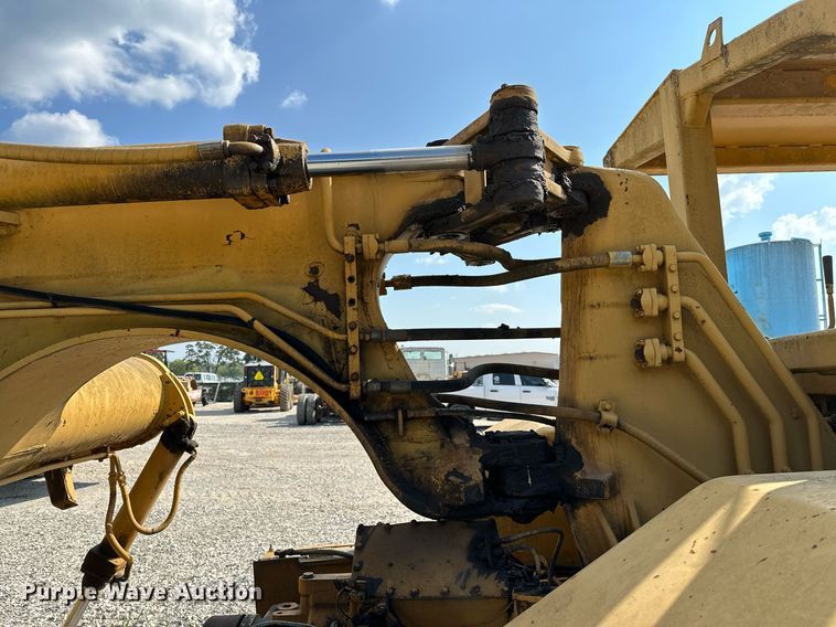 image for item OG9184 1974 Caterpillar 613  grid roller