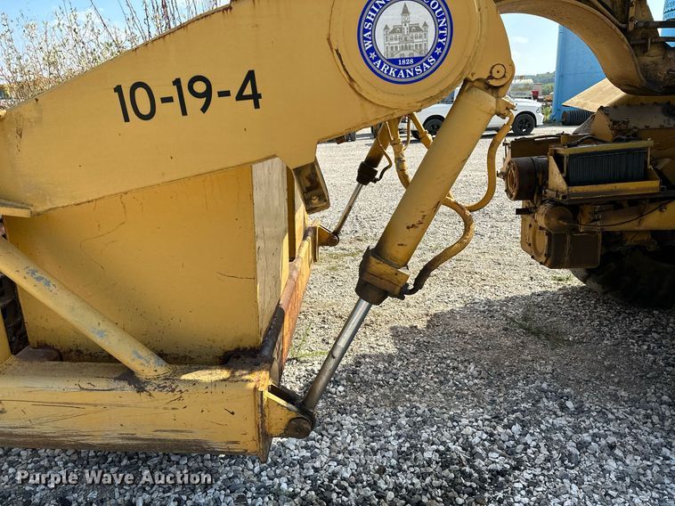 image for item OG9184 1974 Caterpillar 613  grid roller