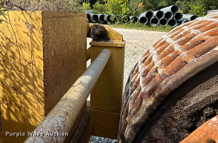 image for item OG9184 1974 Caterpillar 613  grid roller