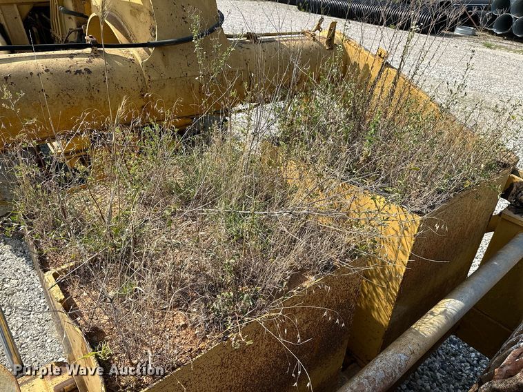 image for item OG9184 1974 Caterpillar 613  grid roller