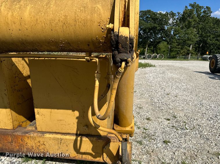 image for item OG9184 1974 Caterpillar 613  grid roller