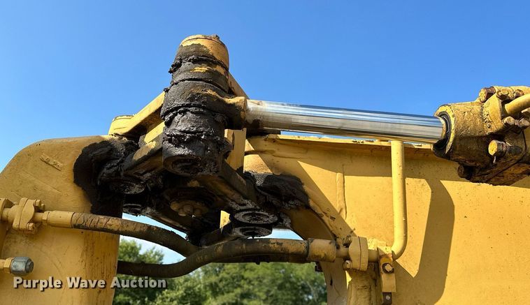 image for item OG9184 1974 Caterpillar 613  grid roller