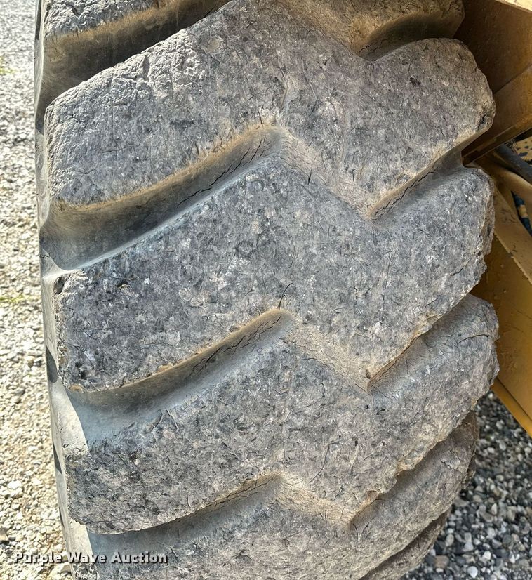 image for item OG9184 1974 Caterpillar 613  grid roller