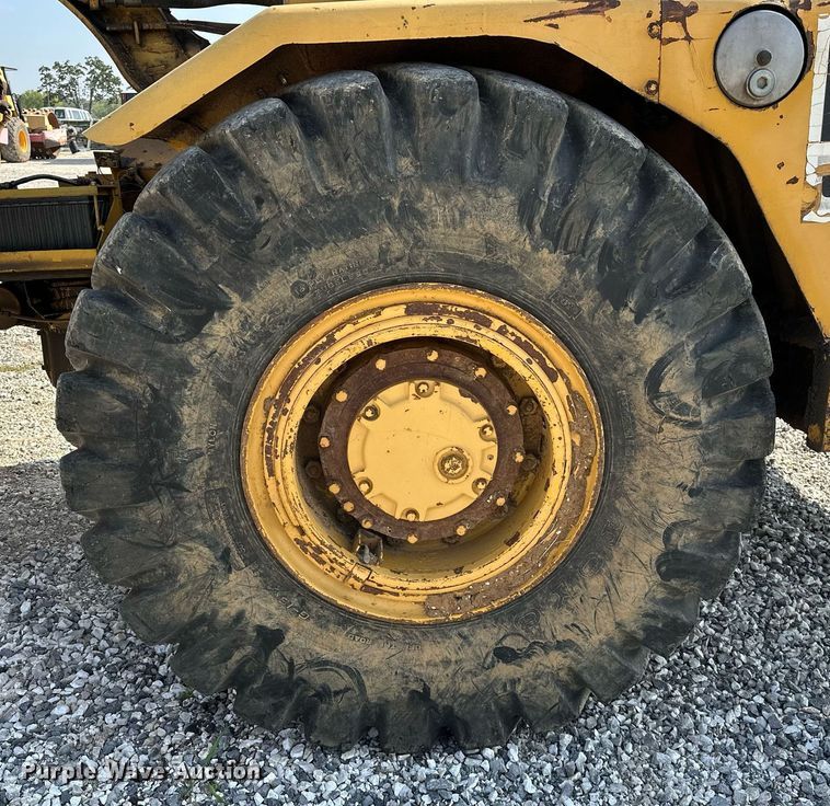 image for item OG9184 1974 Caterpillar 613  grid roller