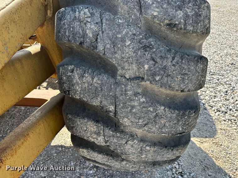 image for item OG9184 1974 Caterpillar 613  grid roller