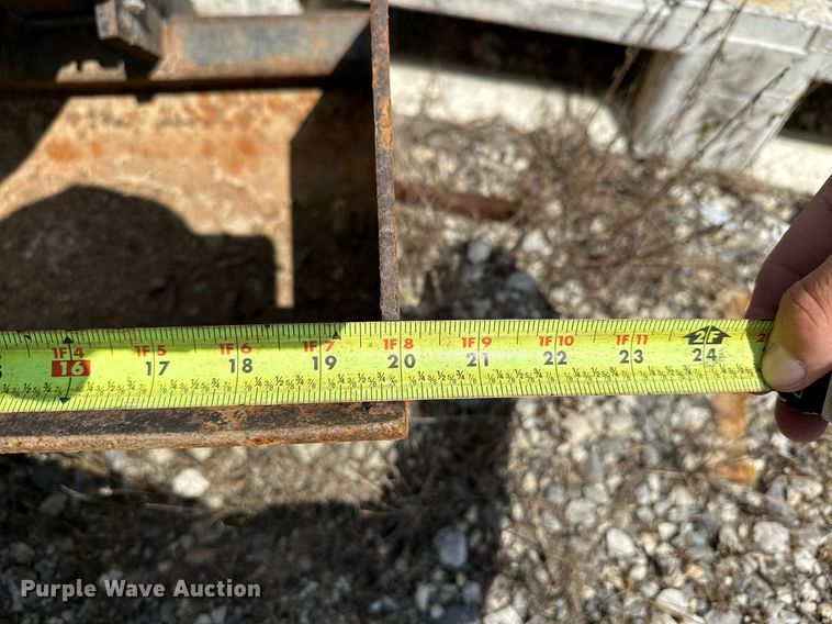 image for item OG9195 Kelley B10  backhoe attachment