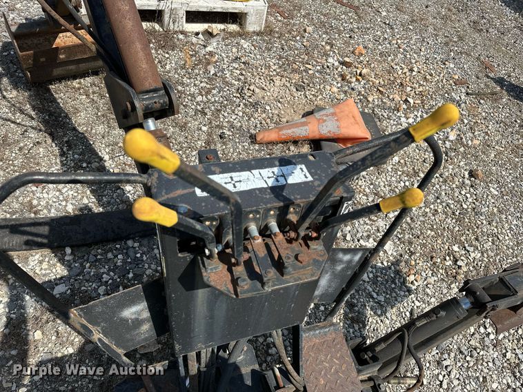 image for item OG9195 Kelley B10  backhoe attachment