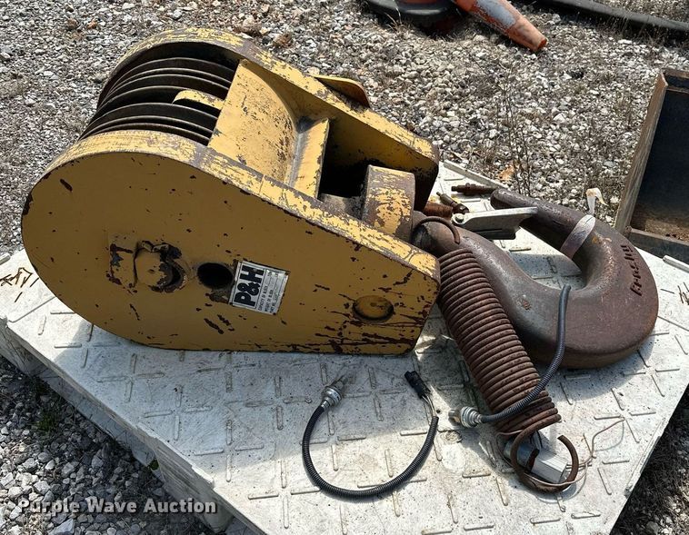 image for item OG9197 P&H  crane block