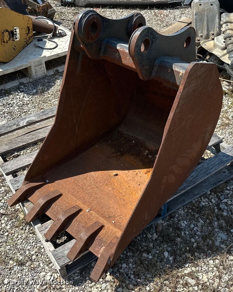 image for item OG9198 Bobcat  excavator bucket
