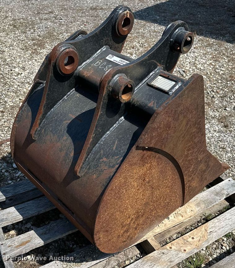 image for item OG9198 Bobcat  excavator bucket