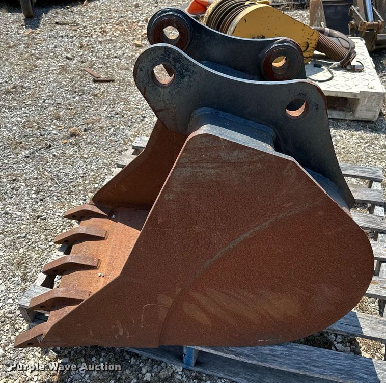 image for item OG9198 Bobcat  excavator bucket