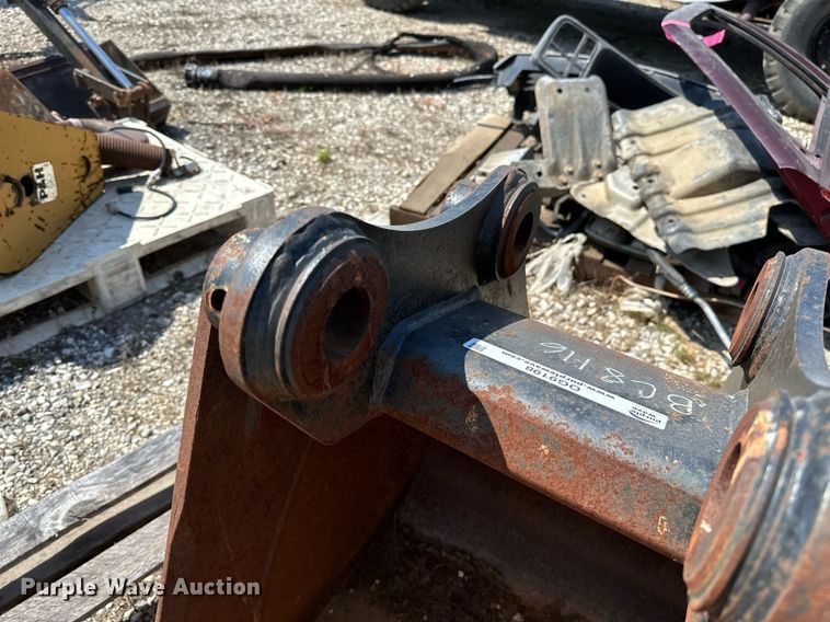 image for item OG9198 Bobcat  excavator bucket