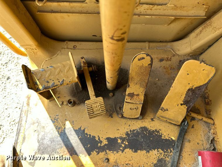 image for item OG9214 Caterpillar 613C  grid roller