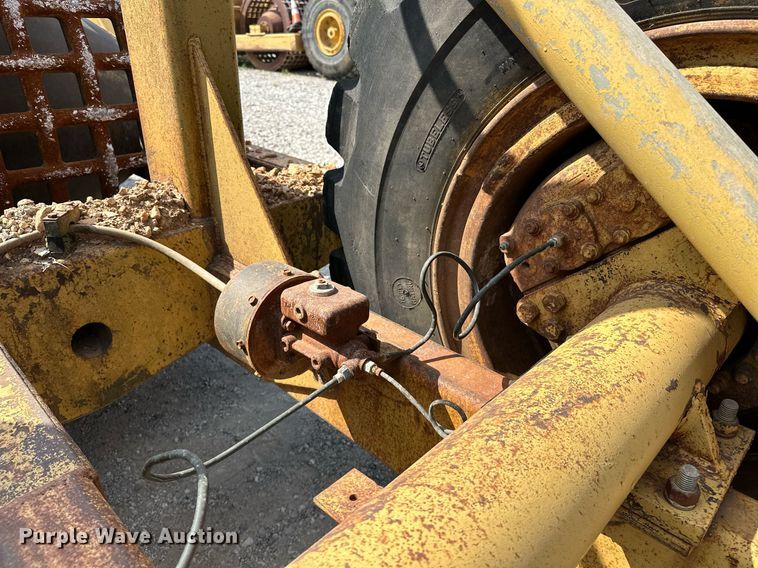 image for item OG9214 Caterpillar 613C  grid roller