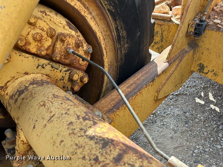 image for item OG9214 Caterpillar 613C  grid roller