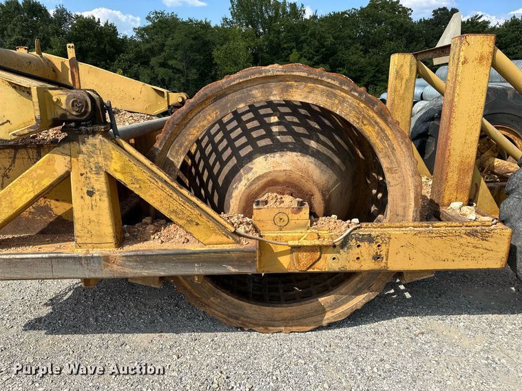 image for item OG9214 Caterpillar 613C  grid roller