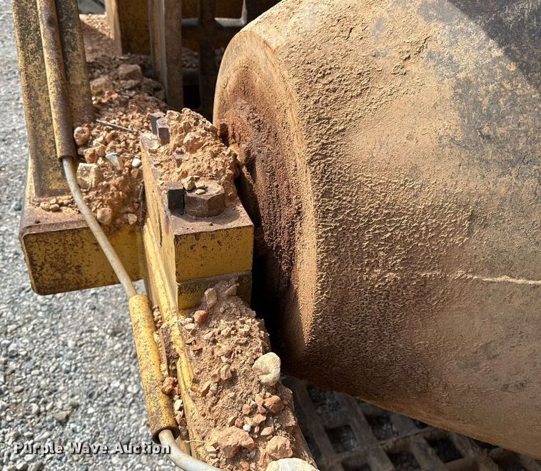 image for item OG9214 Caterpillar 613C  grid roller