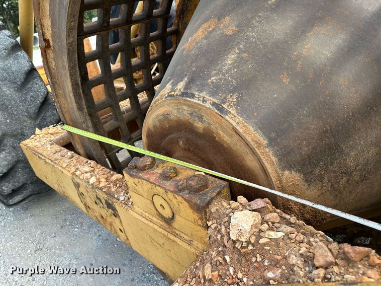 image for item OG9214 Caterpillar 613C  grid roller