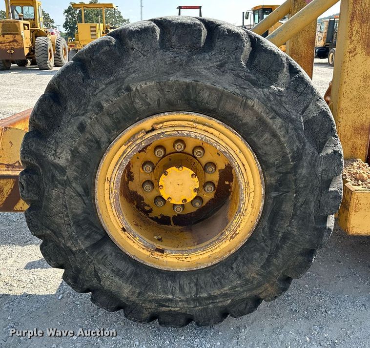 image for item OG9214 Caterpillar 613C  grid roller