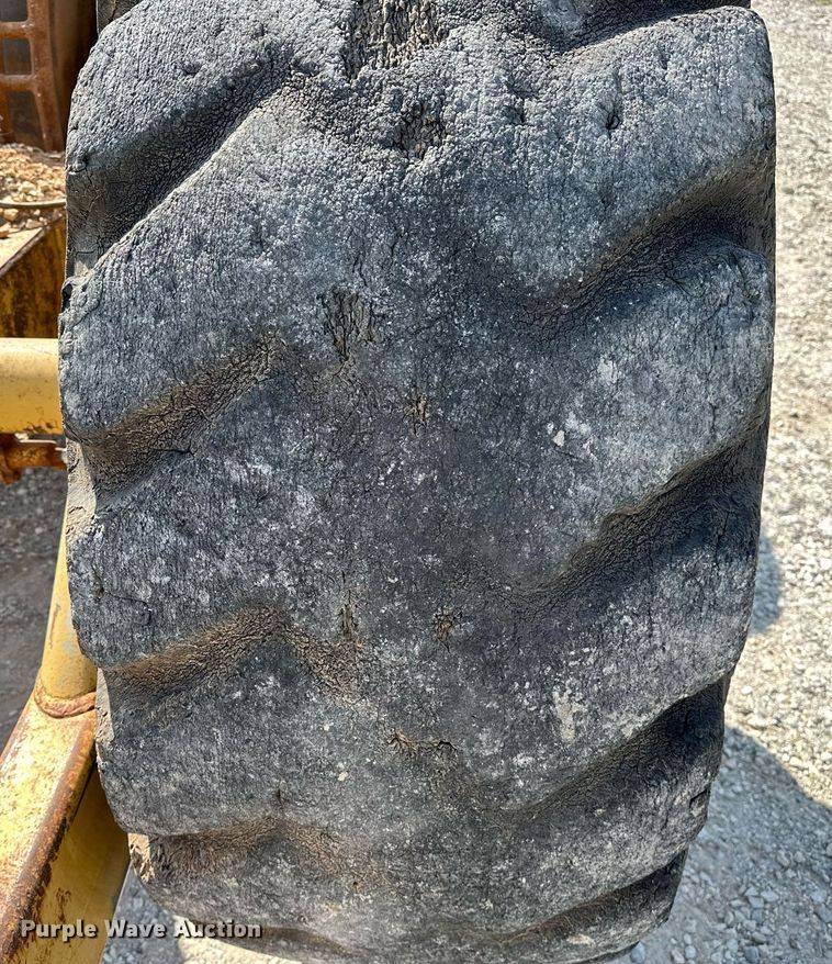 image for item OG9214 Caterpillar 613C  grid roller