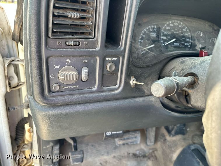 image for item OG9221 2002 Chevrolet 1500  pickup truck