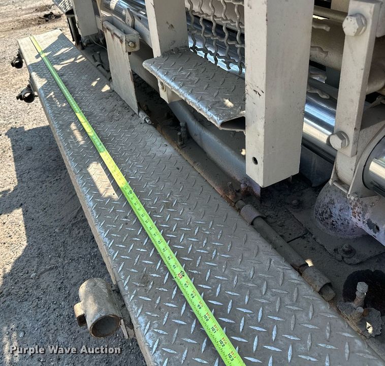 image for item OG9225 1993 Cedarapids CR451  paver